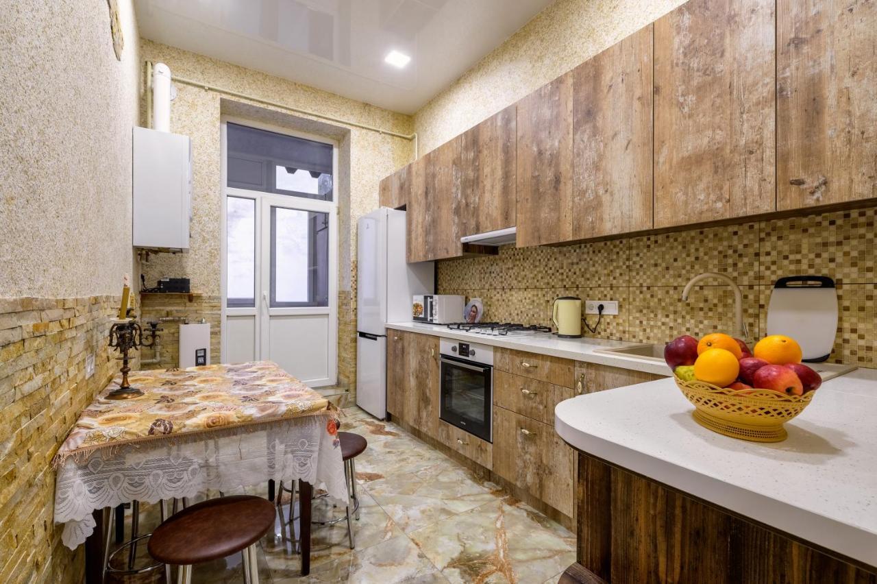 Noviy Svit 4 Apartments 리비프 외부 사진